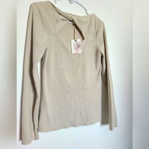 Long sleeves sweater